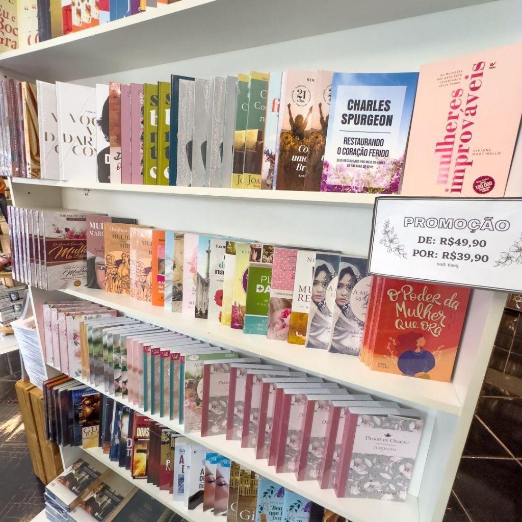 Conheça história de casal que vendeu a casa para assumir livraria ...
