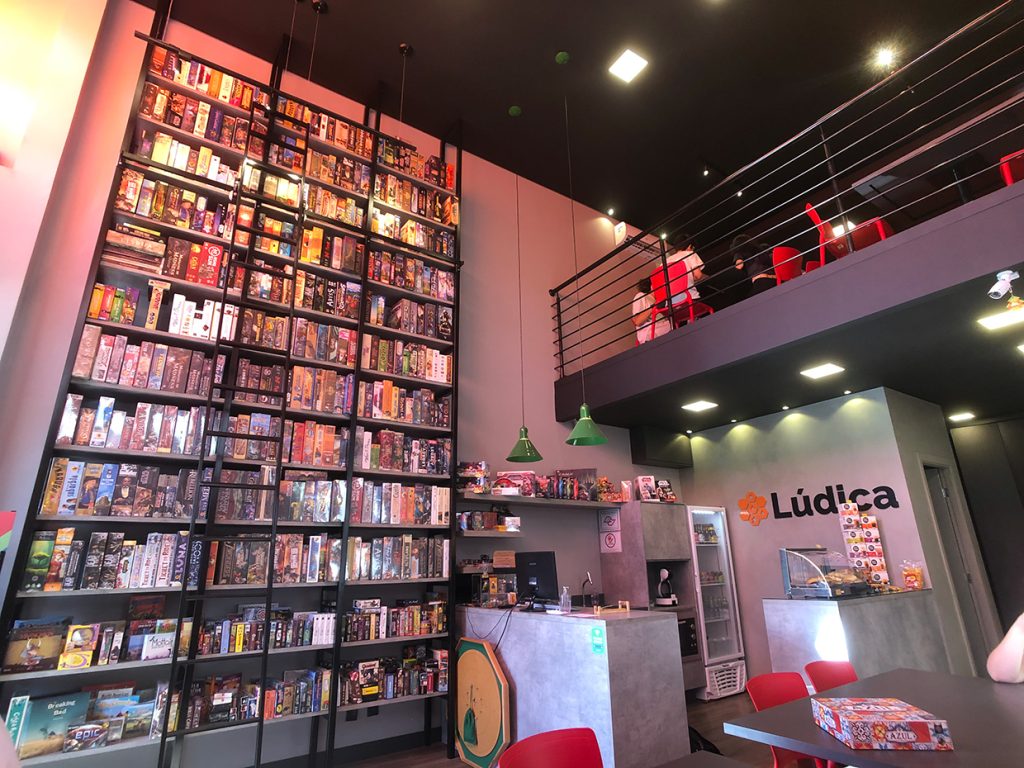 Única loja de board games em Bauru também é um espaço para se divertir ...