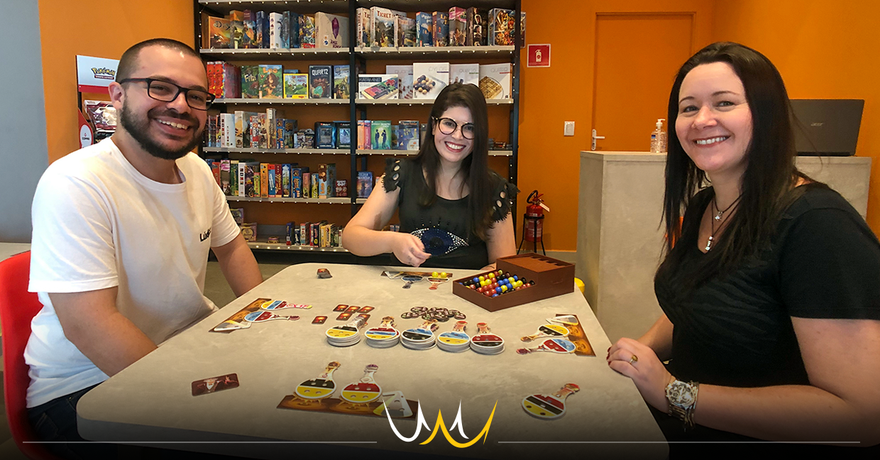 Única loja de board games em Bauru também é um espaço para se divertir ...