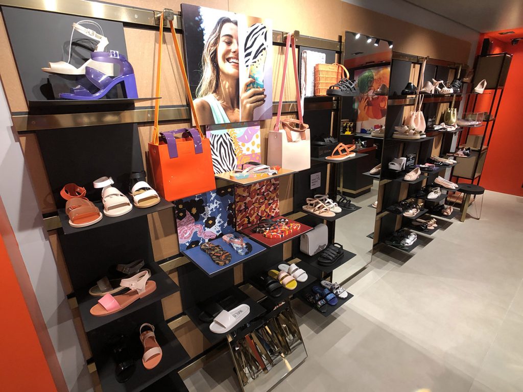 Comemorando 40 anos de Melissa, loja de Bauru inaugura novo espaço com ...
